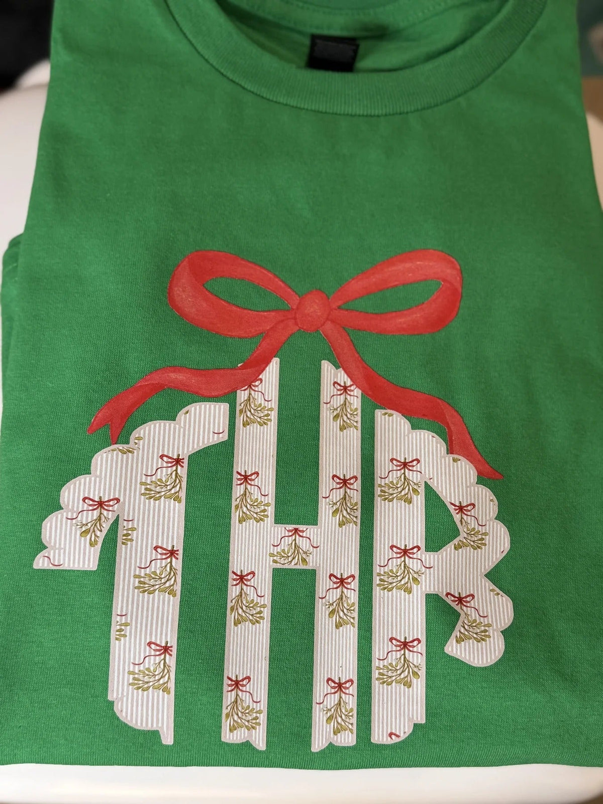 Gift applique embroidery example with red bow by Bow BAR