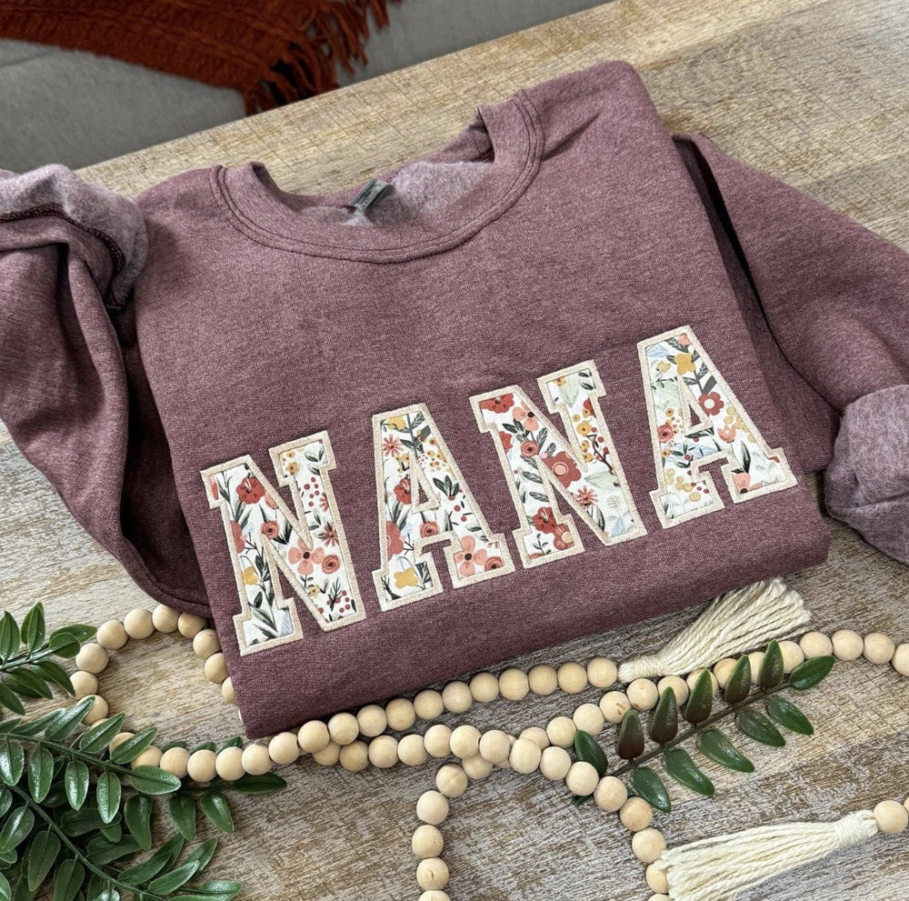 Mauve sweatshirt with large patterned MAMA applique lettering
